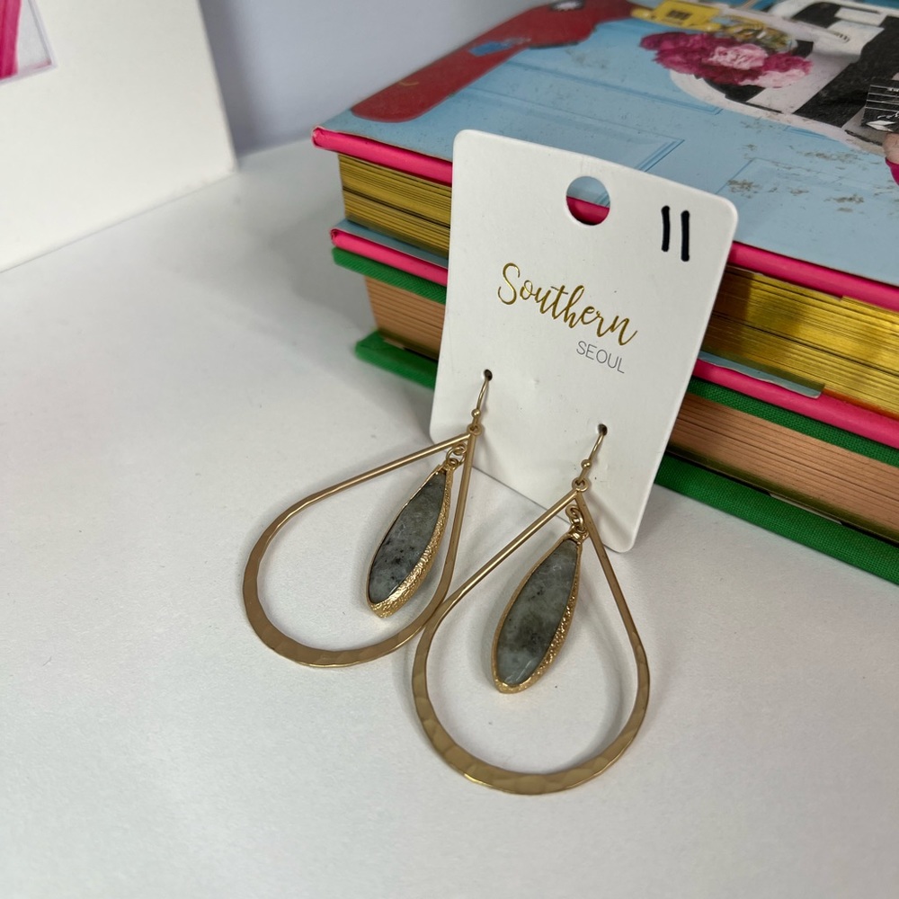 Stone Earrings - Picture 4 of 4